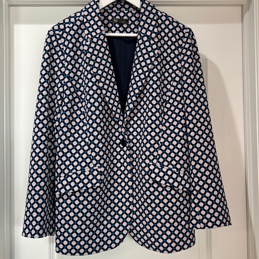 DG2 lined jacket. Size XL, new w/o tags. Blue checked design